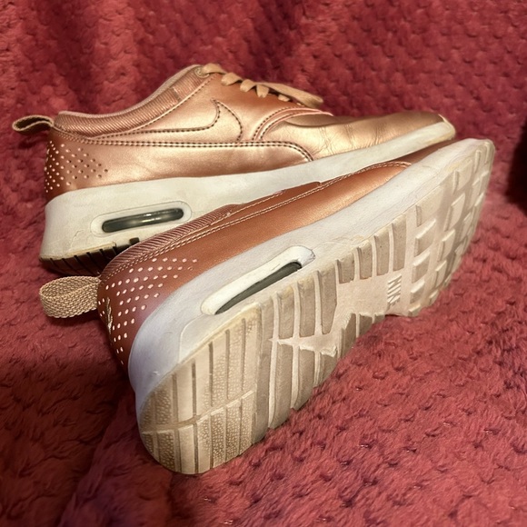 rose gold nike air max thea - Picture 1 of 4